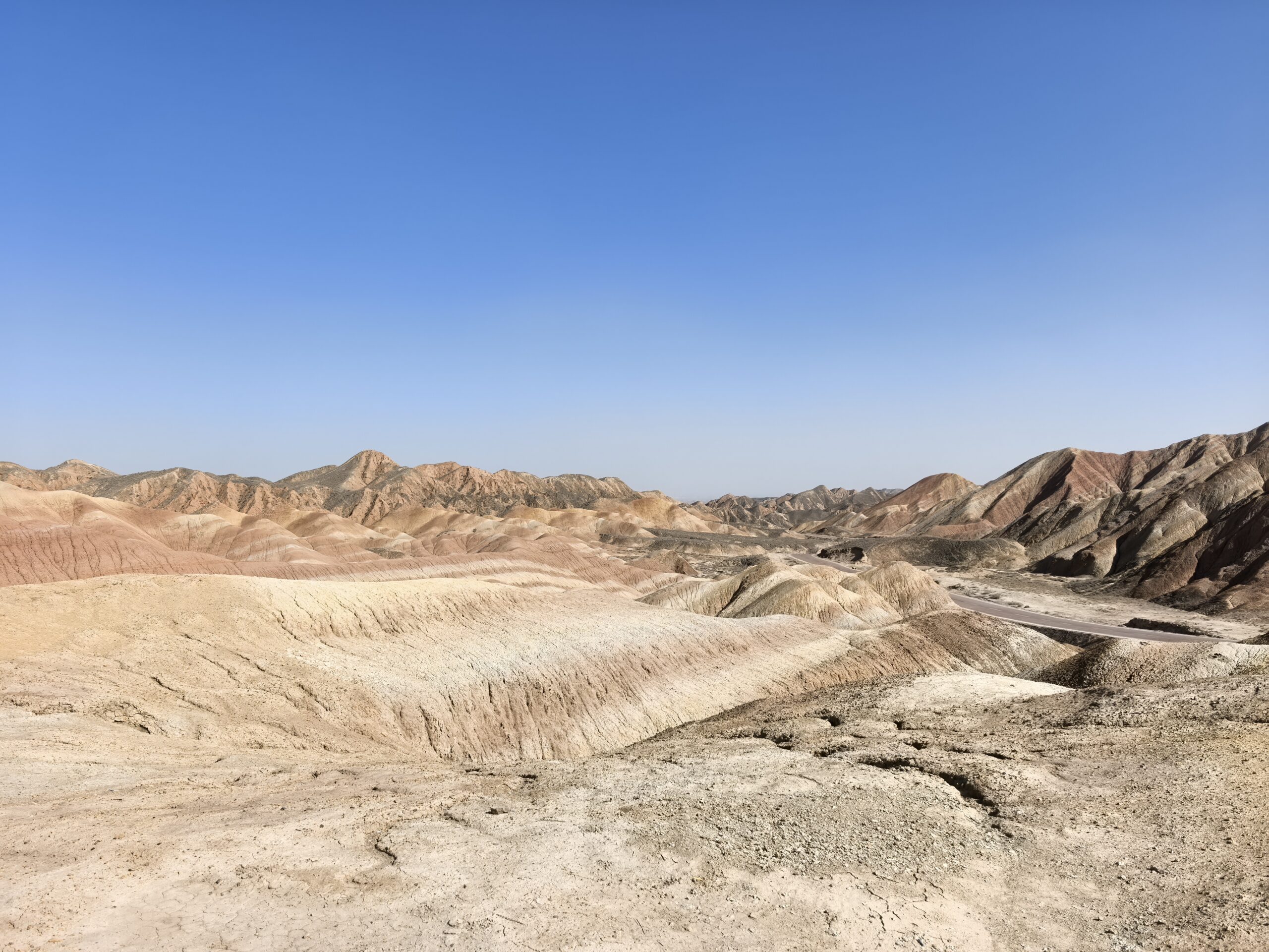 Art Exhibition, “Earth in Layers,” Museo ning Angeles